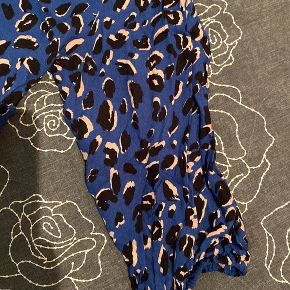 Print drop waist lose fitting dress with 3/4 length balloon sleeve. - Picture 2 of 4